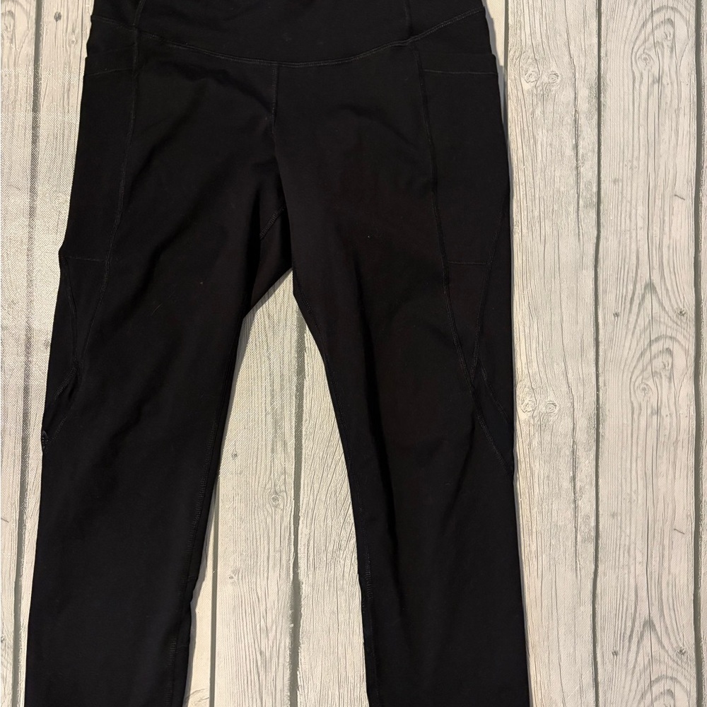 Old Navy womens Black Leggings - Picture 2 of 4